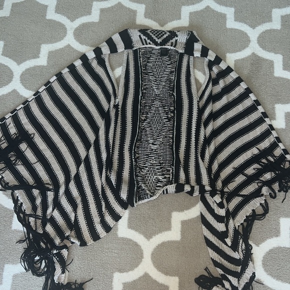 Knit stripe boho vest - Picture 3 of 4